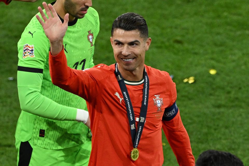 Lamine Yamal não apertou a mão a Cristiano Ronaldo pela primeira vez após o jogo Lamine Yamal não apertou a mão a Cristiano Ronaldo pela primeira vez após o jogo